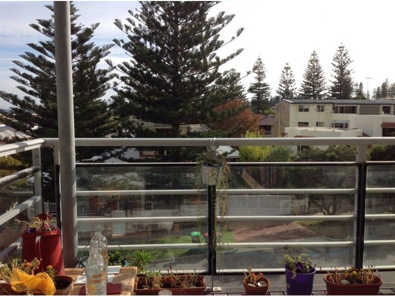 9/11 Rosendo St, Cottesloe WA 6011
