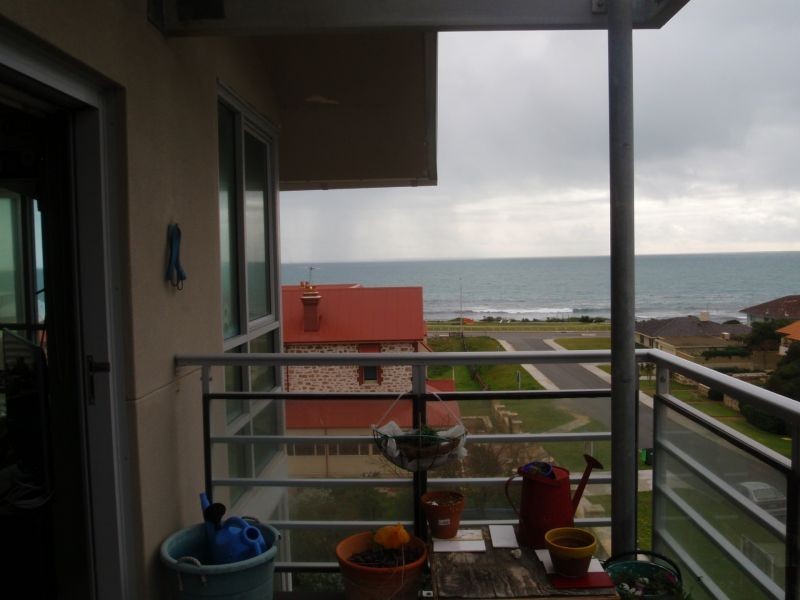 9/11 Rosendo St, Cottesloe WA 6011