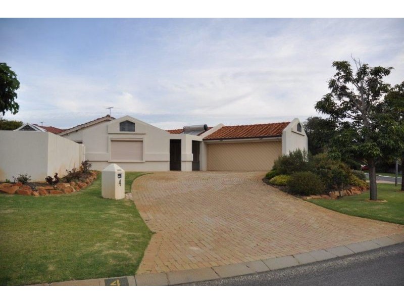 4 Laurelston Heights, Woodvale WA 6026