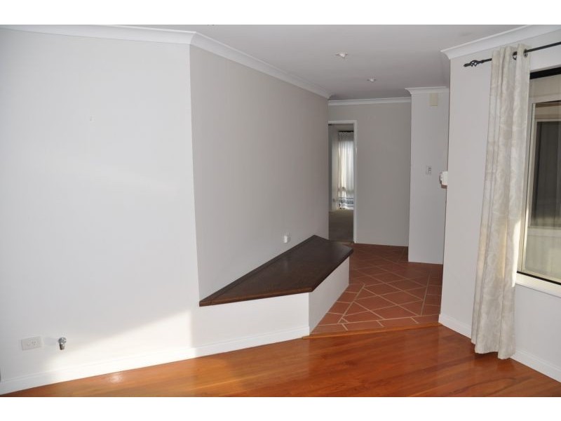 4 Laurelston Heights, Woodvale WA 6026