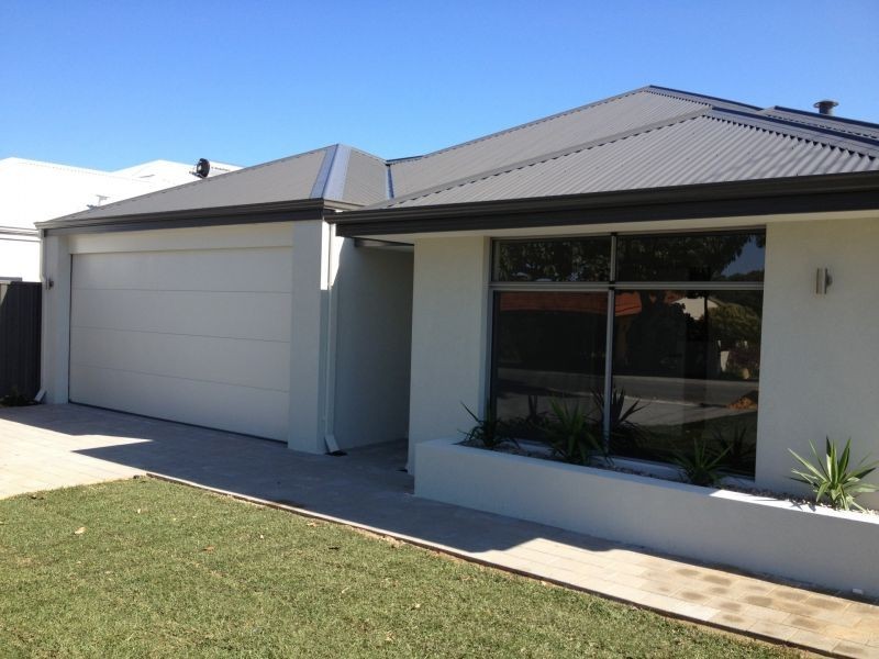 32b Coleman Crescent, Melville WA 6156