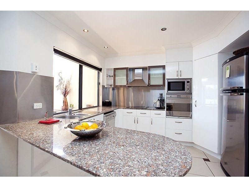 136/125 Santa Cruz Boulevard, Clear Island Waters QLD 4226