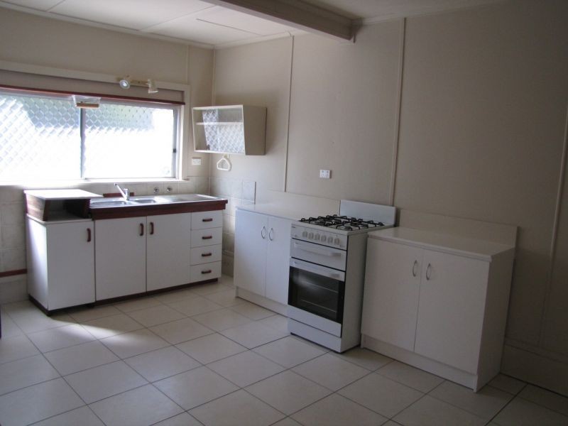 17 Central Street, Labrador QLD 4215