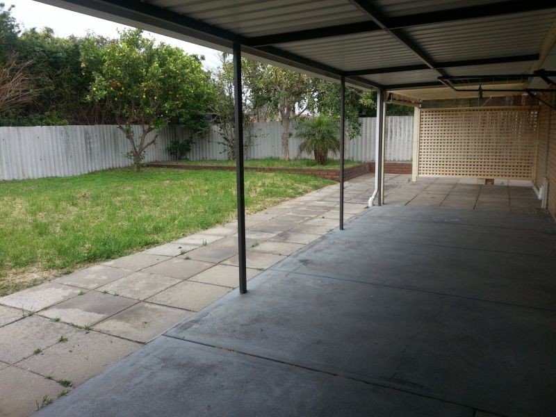 1 Yera Place, Wanneroo WA 6065
