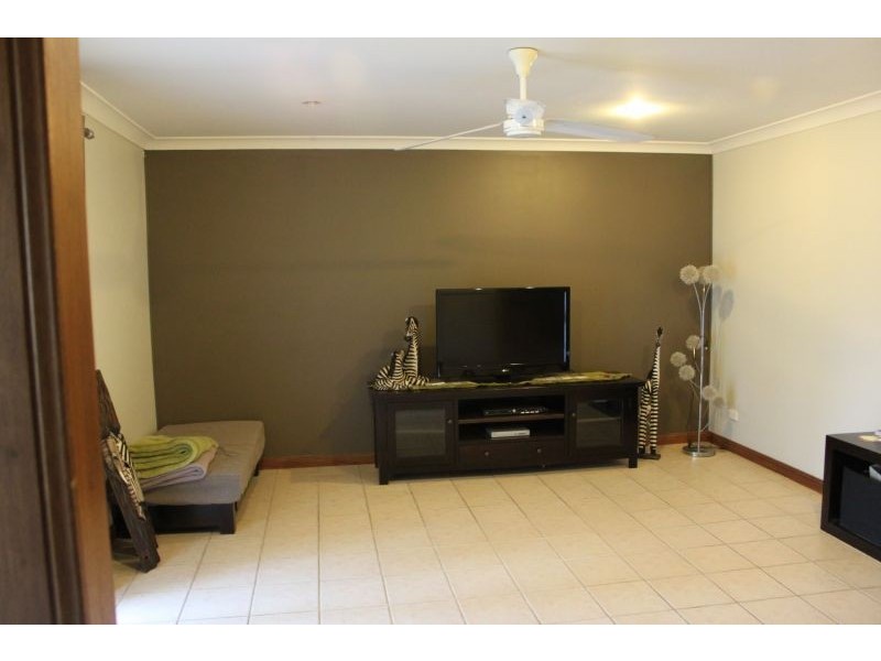 25 Waterfall Crescent, Cranebrook NSW 2749