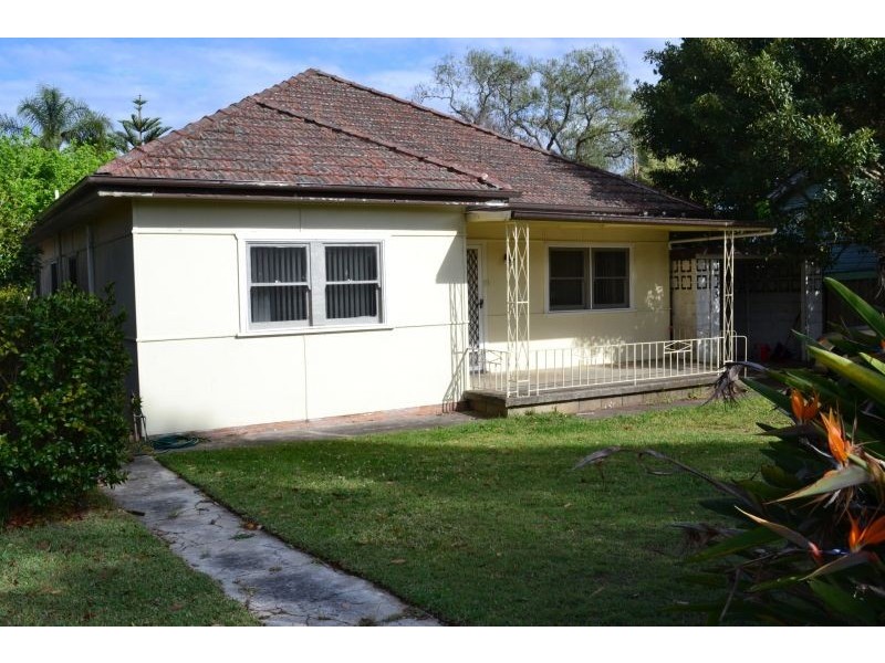 15 Lords Ave, Asquith NSW 2077