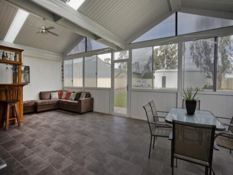 8 Botheras Court, Epsom VIC 3551