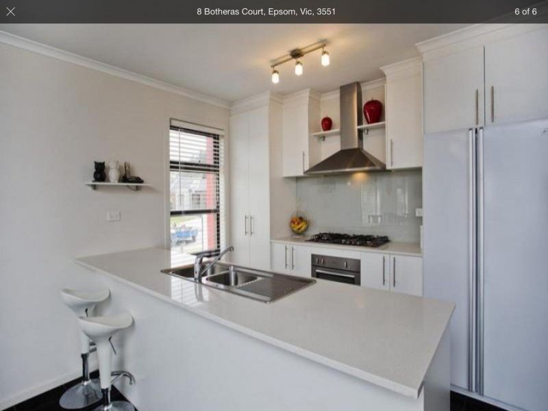 8 Botheras Court, Epsom VIC 3551