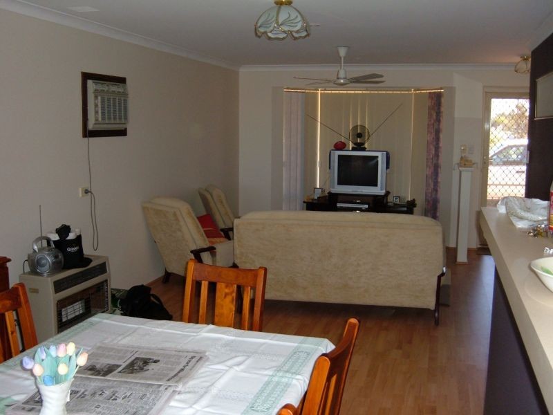 2/61 Scaddan Street, Bassendean WA 6054