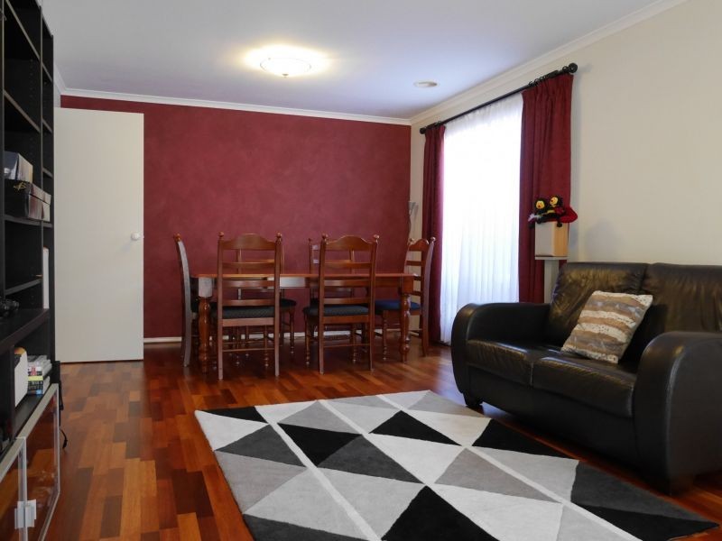 35 Dobell Crescent, Caroline Springs VIC 3023
