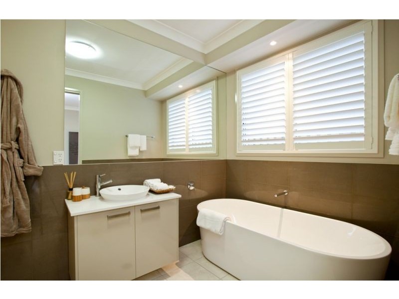16 Landsdowne Drive, Ormeau Hills QLD 4208