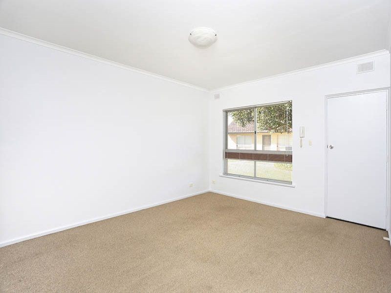 11/2 Bach Cresent, Seaton SA 5023