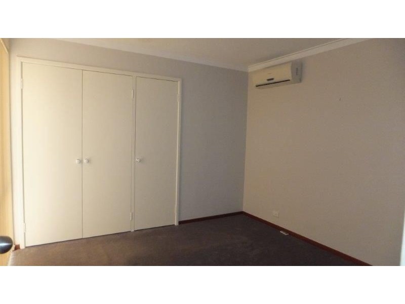 3/6 Pinewood Ave, Kardinya WA 6163