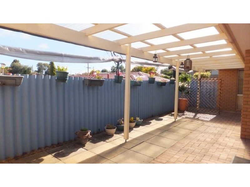 3/6 Pinewood Ave, Kardinya WA 6163