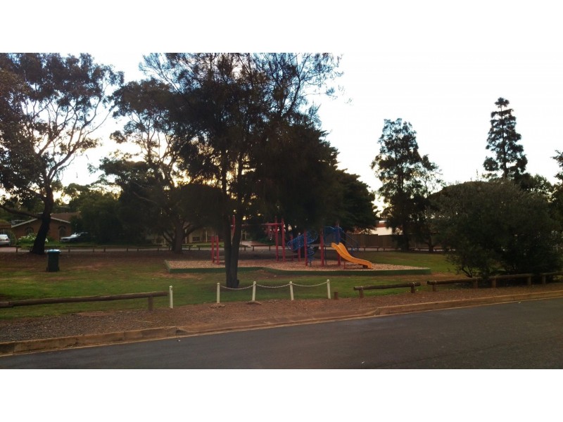 12 Second Street, Hallett Cove SA 5158