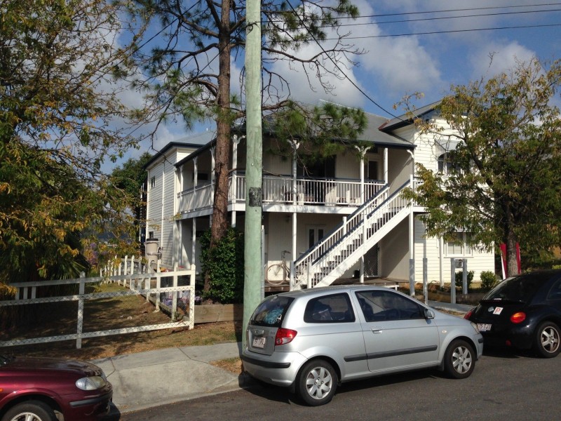 2/124 Windsor Road, Red Hill QLD 4059