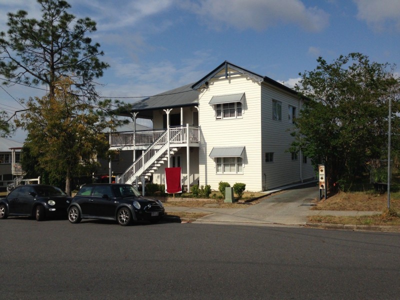 2/124 Windsor Road, Red Hill QLD 4059