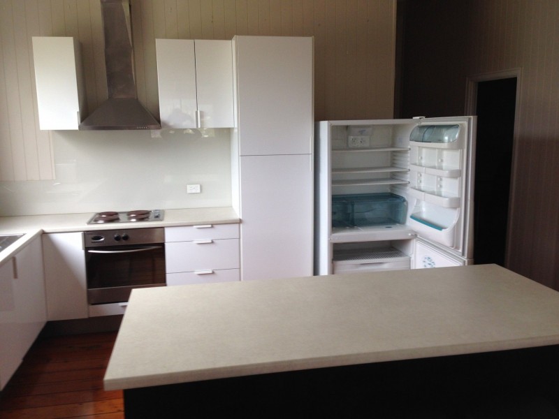 2/124 Windsor Road, Red Hill QLD 4059