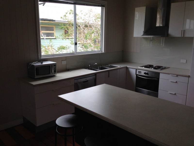 2/124 Windsor Road, Red Hill QLD 4059