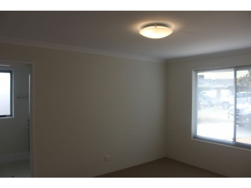 2/37 Morago Crescent, Cloverdale WA 6105