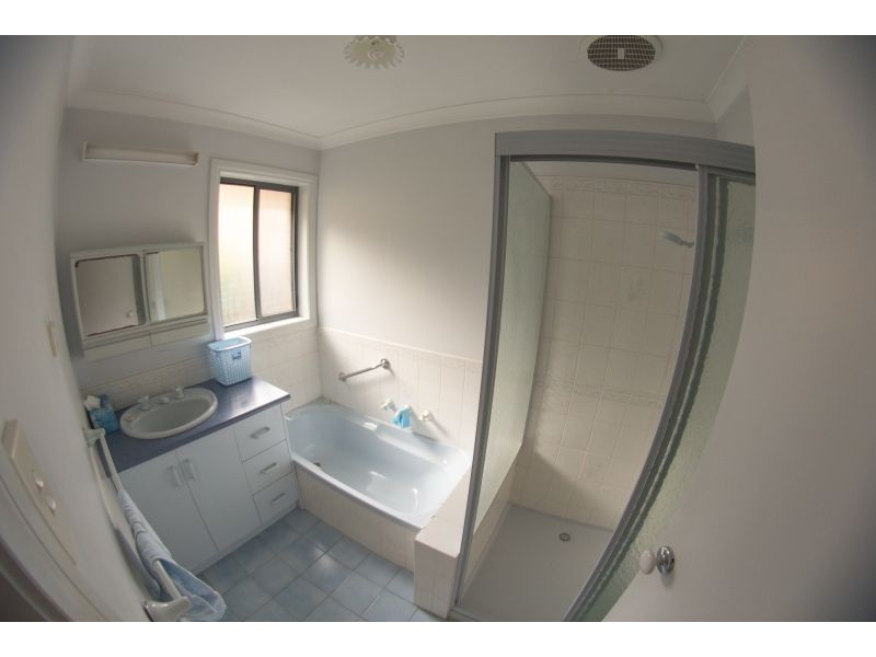 2/13 Adam Crescent, Montmorency VIC 3094