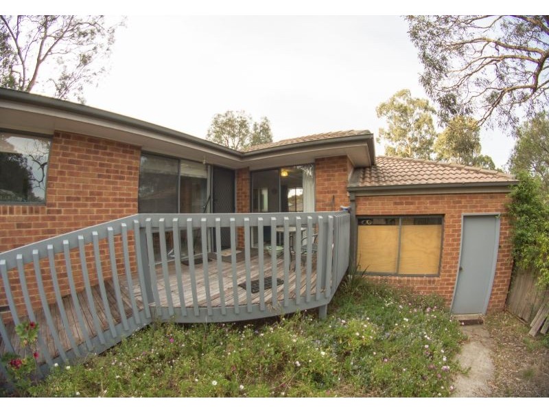 2/13 Adam Crescent, Montmorency VIC 3094