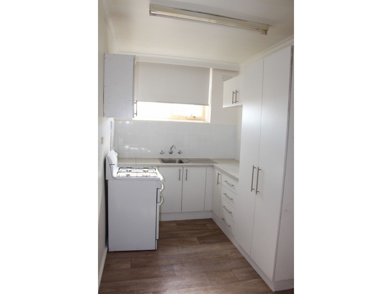 6/33 Waiora Parade, West Footscray VIC 3012