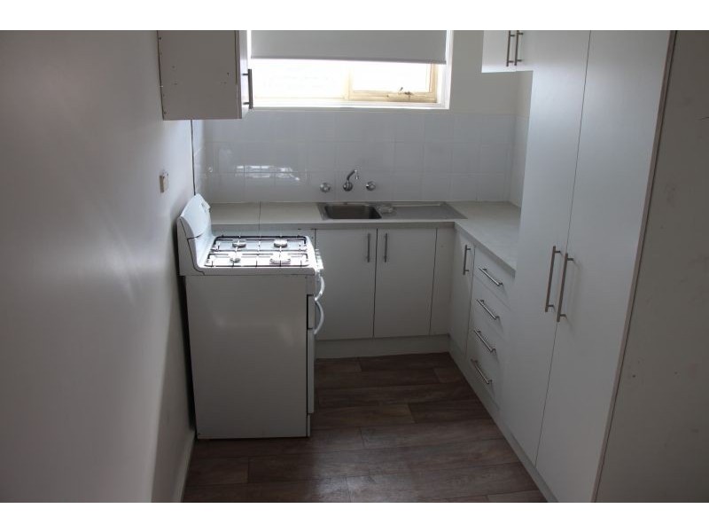 6/33 Waiora Parade, West Footscray VIC 3012