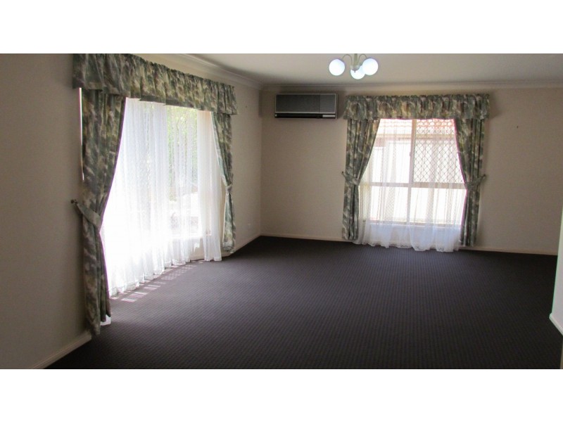 9 Skinner Avenue, Wellington Point QLD 4160