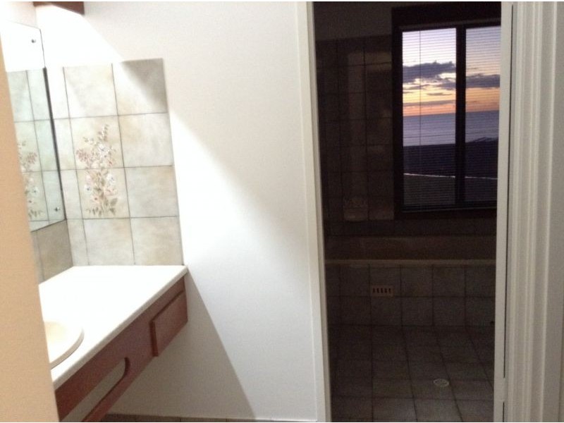 5 St Vincents Avenue, Hallett Cove SA 5158