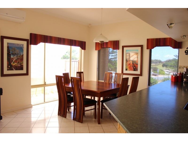 2 Halmstad Circle, Mindarie WA 6030