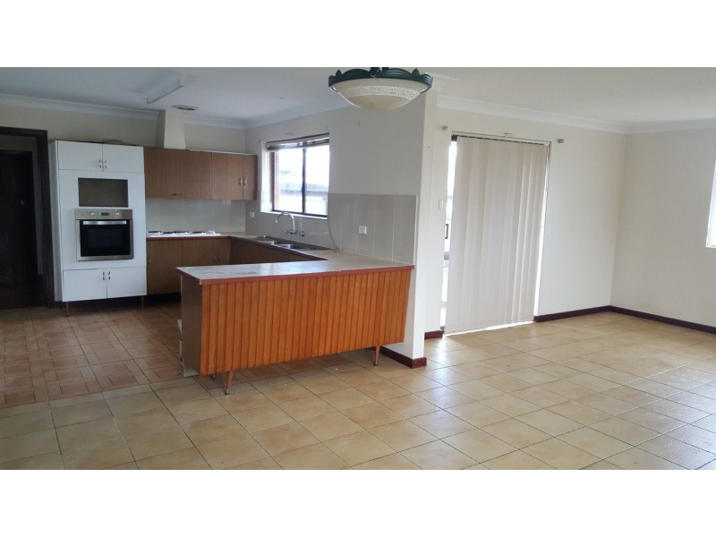 2 Cantlebury Road, Bayswater WA 6053