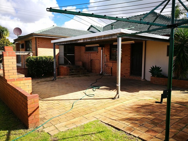 2 Cantlebury Road, Bayswater WA 6053