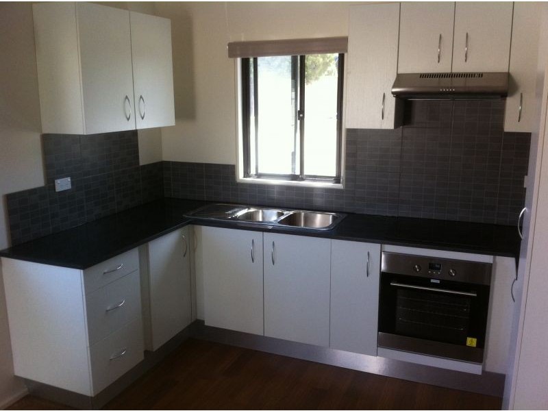 4 Oxford St, Cambridge Park NSW 2747