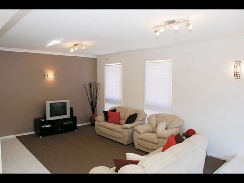 3 Strathdale Crescent, Strathdale VIC 3550