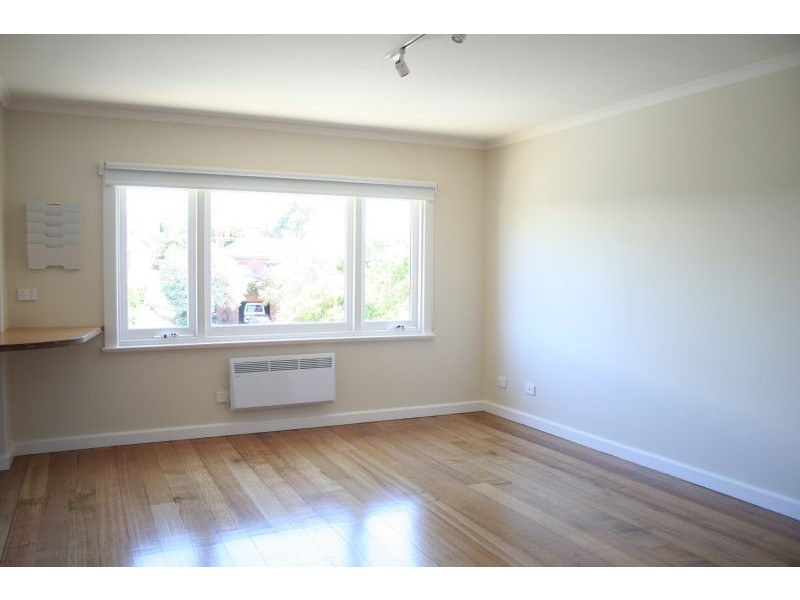 2/2 Dumas Pl, Moonah TAS 7009