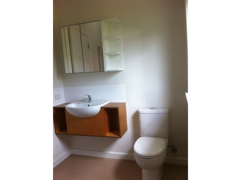 2/2 Dumas Pl, Moonah TAS 7009