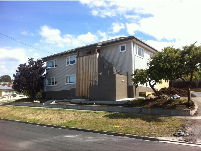 2/2 Dumas Pl, Moonah TAS 7009