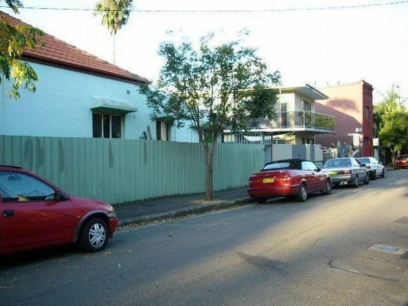 2/2 Pleasant Ave, Erskineville NSW 2043