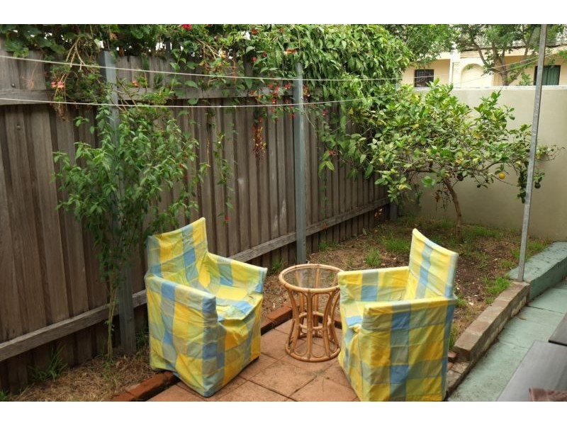 2/2 Pleasant Ave, Erskineville NSW 2043