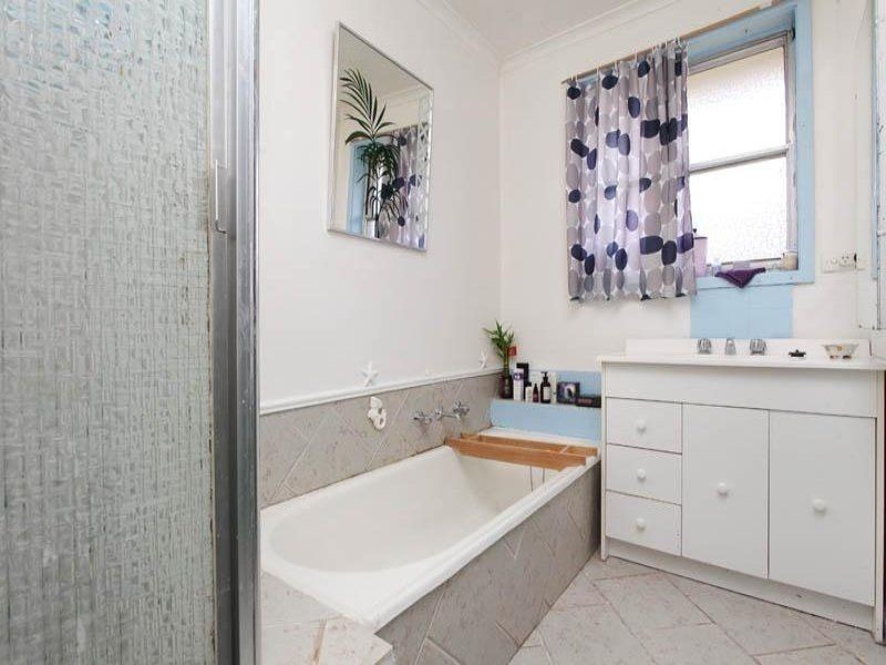 23 Buckingham Crescent, Sunshine West VIC 3020