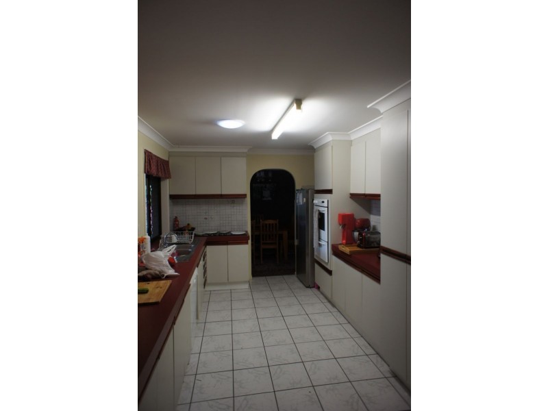 3 Brigadoon St, Mansfield QLD 4122