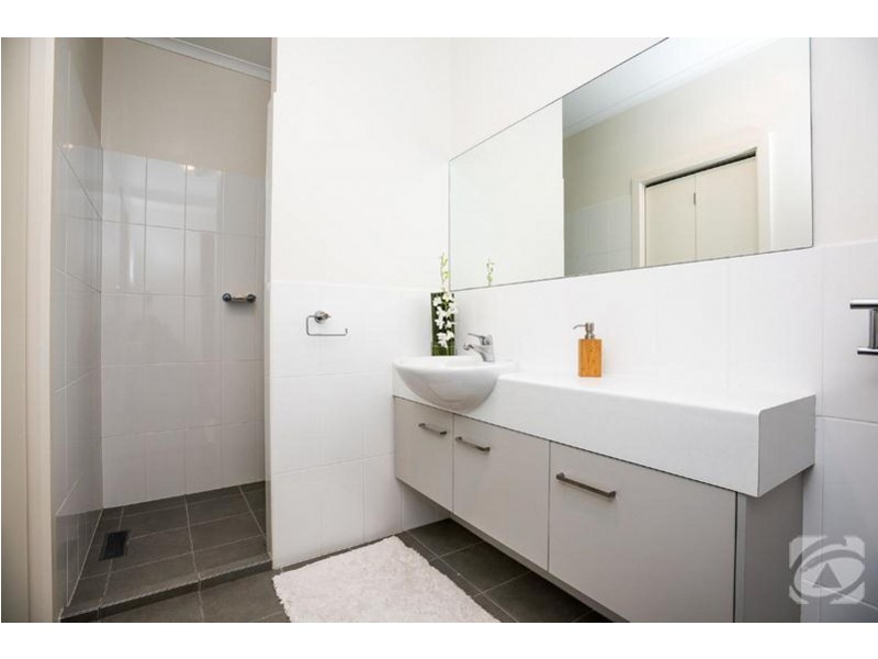 28 Norman Rd, Willunga SA 5172