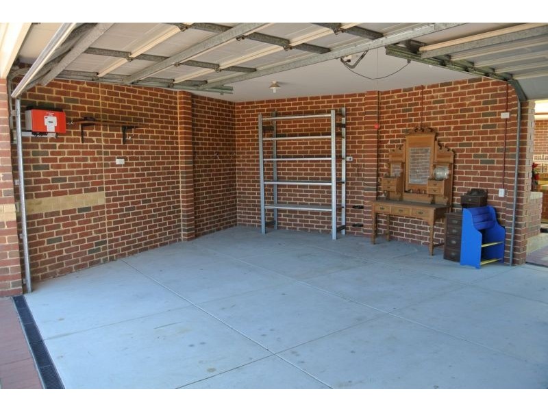 9 Diploma Rise, Marangaroo WA 6064