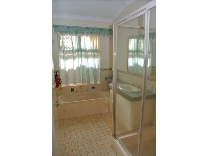 9 Diploma Rise, Marangaroo WA 6064