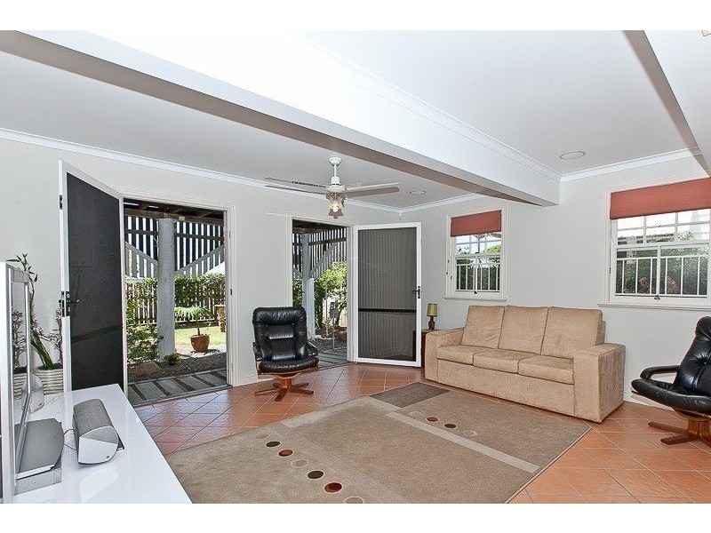 114 Flinders Parade, Sandgate QLD 4017