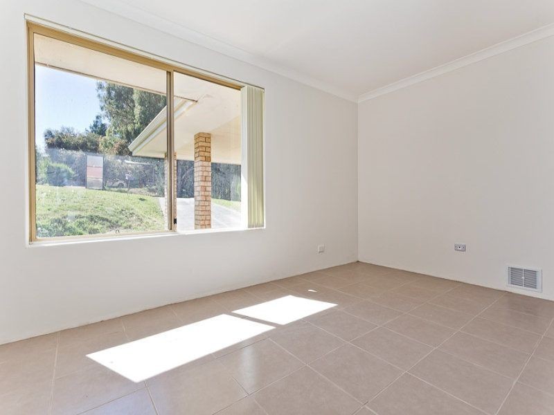 5 Bedale St, Swan View WA 6056