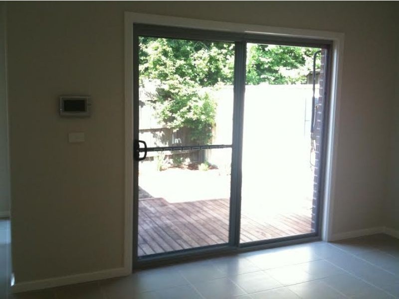 15e Rockbank Rd, Ardeer VIC 3022