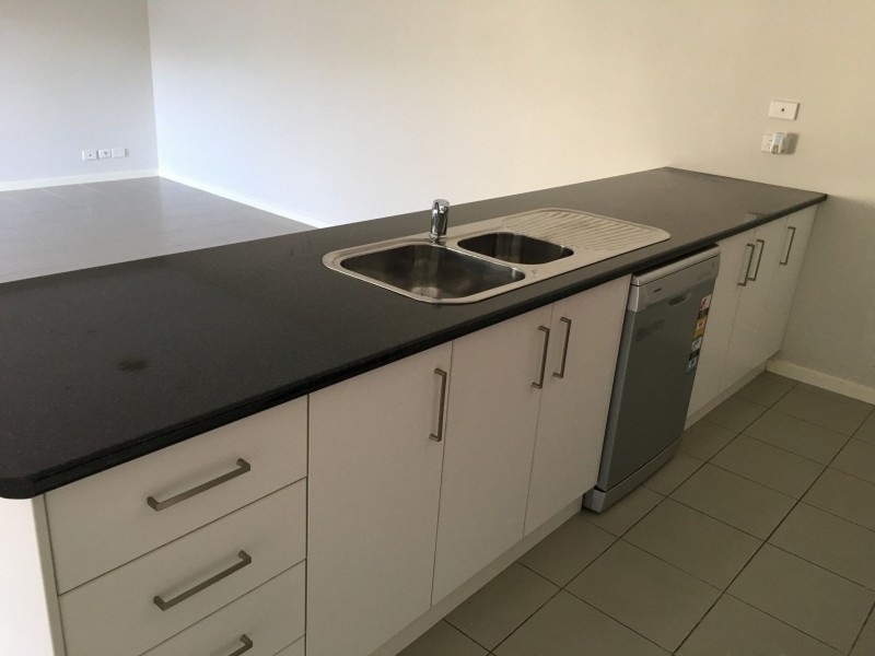 15e Rockbank Rd, Ardeer VIC 3022