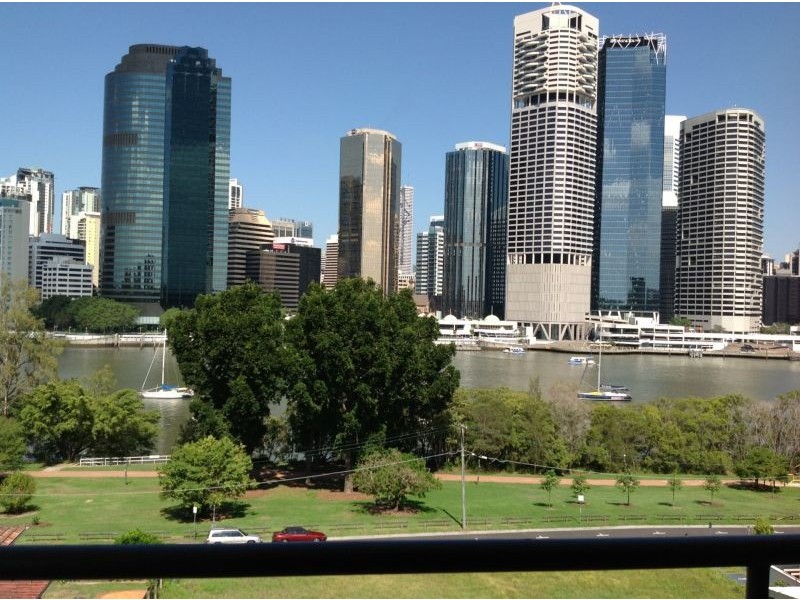 9 / 235 Main Street, Kangaroo Point QLD 4169